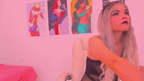 Snapshot of scarletliz chatting on 10-20-25, 12:38 Scarletliz online show from 10-20-25, 12:38