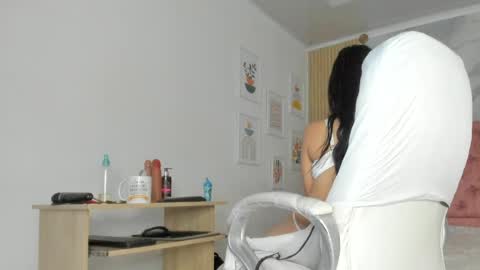 Snapshot of scarletmils chatting on 07-23-26, 02:15 scarlet online show from 07-23-26, 02:15