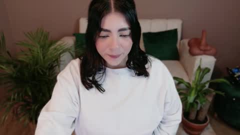 Snapshot of scarletmoon_fever chatting on 09-15-25, 11:54 Luna. online show from 09-15-25, 11:54