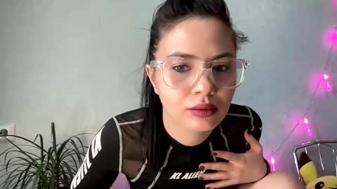 scarletpetal online show from 01-21-25, 06:43
