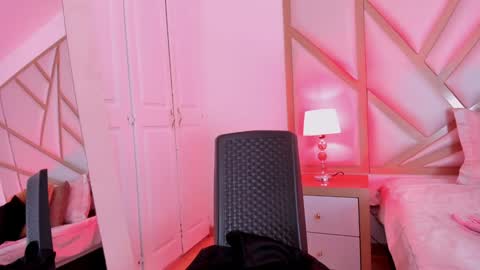 Scarlet online show from 12-20-24, 02:49