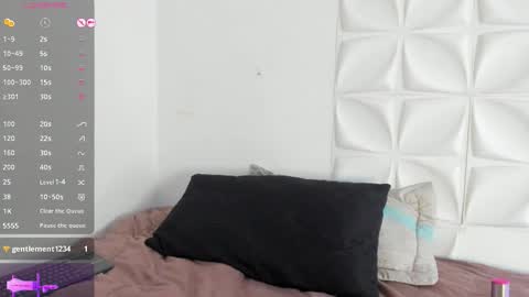 Scarlett online show from 09-25-25, 04:16