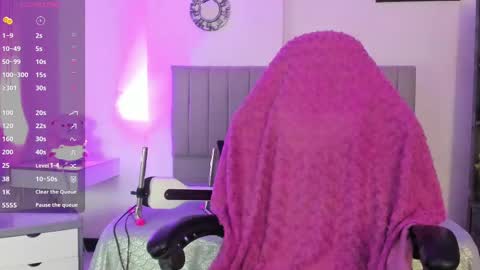 Scarlett online show from 10-05-25, 03:38