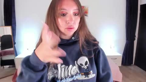 Snapshot of scarlett__cooper__ chatting on 10-14-25, 11:55 Scarlett online show from 10-14-25, 11:55