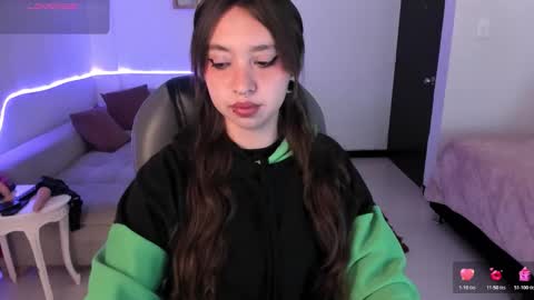 Snapshot of scarlett__cooper__ chatting on 10-28-25, 12:09 Scarlett online show from 10-28-25, 12:09