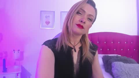 Snapshot of scarlett_blake11 chatting on 09-09-25, 04:56 scarlett_blake11 online show from 09-09-25, 04:56