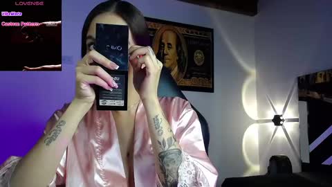 Snapshot of scarlett_buttock chatting on 02-11-25, 12:05 Scarlett online show from 02-11-25, 12:05