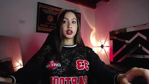 Snapshot of scarlett_buttock chatting on 09-22-25, 02:30 Scarlett online show from 09-22-25, 02:30