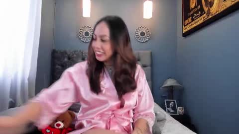 Snapshot of scarlett_buttock chatting on 01-11-26, 04:56 Scarlett online show from 01-11-26, 04:56