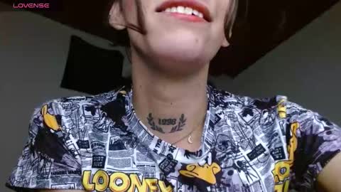 Snapshot of scarlett_crastrawberry chatting on 03-26-26, 12:06 scarlet online show from 03-26-26, 12:06