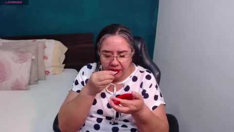 Snapshot of scarlett_duboi1 chatting on 03-09-26, 12:36 Scarlett online show from 03-09-26, 12:36