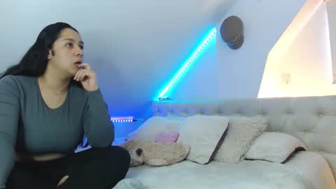 Scarlett and Jazmin online show from 10-18-25, 11:00