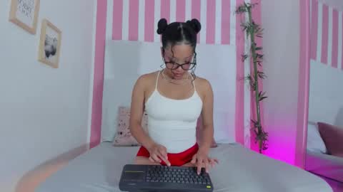  .  . online show from 11-14-25, 01:32