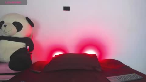 Snapshot of scarlett_lewis2 chatting on 02-15-25, 03:20 SweetScarlett online show from 02-15-25, 03:20