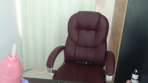 scarlett_mill online show from 06-13-26, 06:39