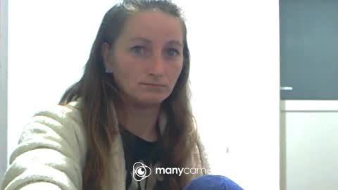 Snapshot of scarlett_queen01 chatting on 09-30-25, 03:00 scarlett_queen01 online show from 09-30-25, 03:00