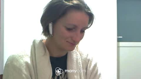 Snapshot of scarlett_queen01 chatting on 10-02-25, 03:13 scarlett_queen01 online show from 10-02-25, 03:13