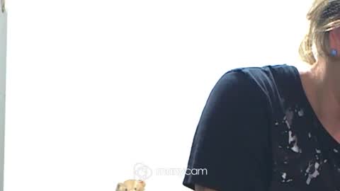 Snapshot of scarlett_queen01 chatting on 10-23-25, 02:55 scarlett_queen01 online show from 10-23-25, 02:55