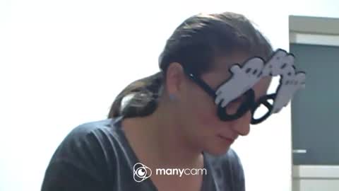 Snapshot of scarlett_queen01 chatting on 10-31-25, 04:35 scarlett_queen01 online show from 10-31-25, 04:35