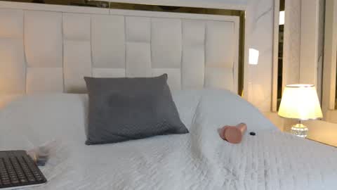 scarlett_sm online show from 10-01-25, 08:04