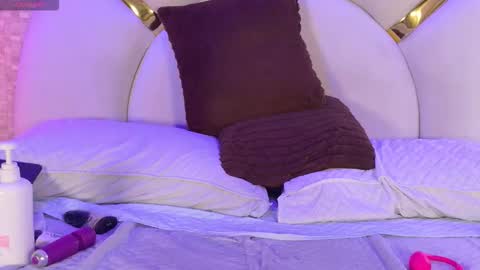 scarlett_sm online show from 10-18-25, 08:59