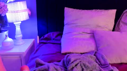 Snapshot of scarlett_soto_ chatting on 03-17-26, 05:11 Scarlett online show from 03-17-26, 05:11