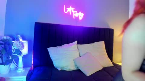 Snapshot of scarlett_soto_ chatting on 04-07-26, 04:24 Scarlett online show from 04-07-26, 04:24