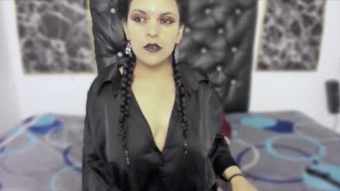 Scarlett online show from 11-12-25, 02:39