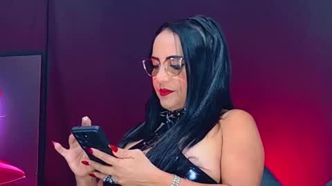 Marisol  online show from 11-16-25, 02:22