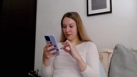 Scarlett online show from 10-23-25, 04:39