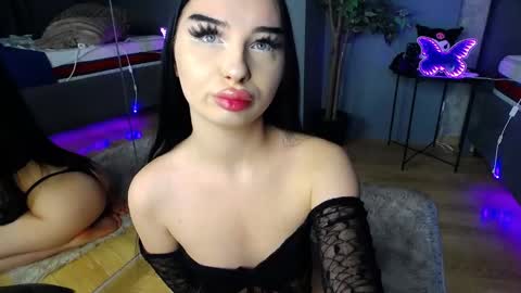 Snapshot of scarlettjakobs chatting on 02-10-26, 06:39 scarlettjakobs online show from 02-10-26, 06:39