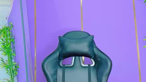 Scarlet online show from 10-19-25, 01:17