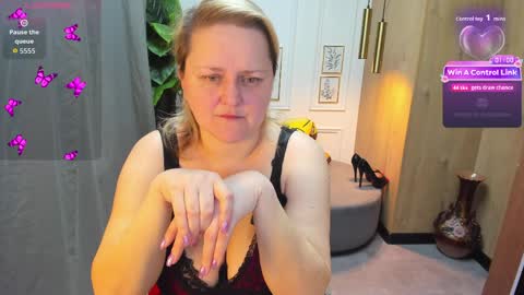 Snapshot of scarlettsoft chatting on 04-01-26, 05:41 Scarlett online show from 04-01-26, 05:41