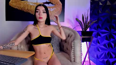 Snapshot of scarlettvelvett chatting on 10-08-25, 01:31 Scarlet online show from 10-08-25, 01:31