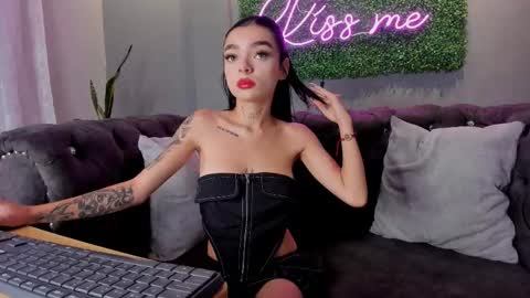 Snapshot of scarlettvelvett chatting on 10-10-25, 03:22 Scarlet online show from 10-10-25, 03:22