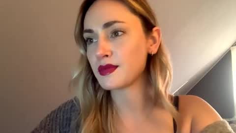 Snapshot of scarlettxblonde chatting on 03-18-26, 03:15 ScarlettxBlonde online show from 03-18-26, 03:15