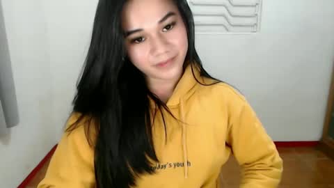 Snapshot of scarletvamp chatting on 01-15-25, 02:24 scarletvamp online show from 01-15-25, 02:24