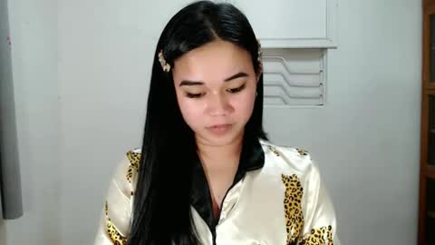 Snapshot of scarletvamp chatting on 02-17-25, 12:16 scarletvamp online show from 02-17-25, 12:16