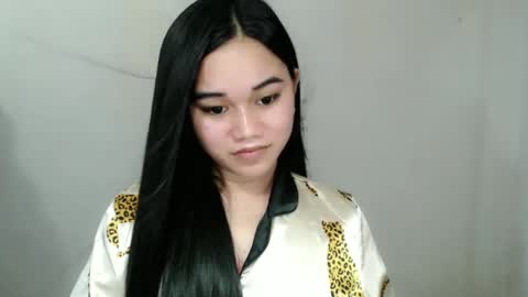Snapshot of scarletvamp chatting on 02-18-25, 02:05 scarletvamp online show from 02-18-25, 02:05