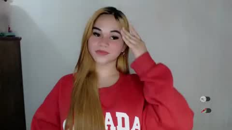 Snapshot of scarletvamp chatting on 09-10-25, 04:40 scarletvamp online show from 09-10-25, 04:40