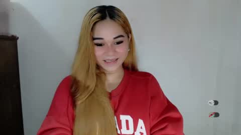 Snapshot of scarletvamp chatting on 09-19-25, 11:27 scarletvamp online show from 09-19-25, 11:27