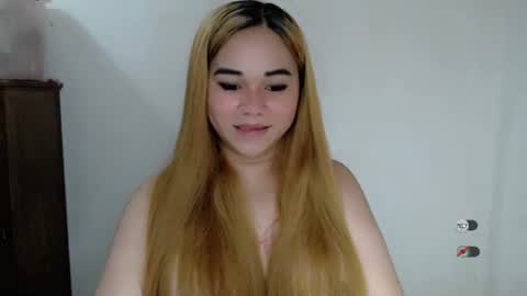 Snapshot of scarletvamp chatting on 09-21-25, 01:40 scarletvamp online show from 09-21-25, 01:40
