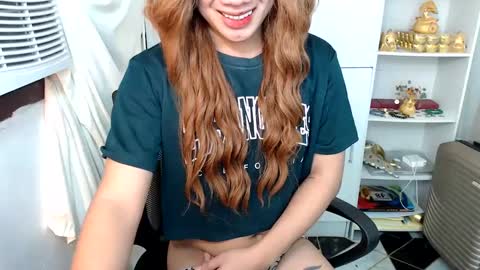 Queen Scarlet online show from 12-16-24, 01:42