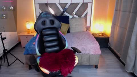 Snapshot of scarllett_bdsm chatting on 12-19-24, 07:40 Scarllett online show from 12-19-24, 07:40