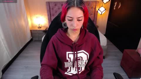 Snapshot of scarllett_bdsm chatting on 01-14-25, 03:43 Scarllett online show from 01-14-25, 03:43