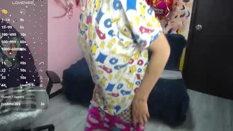Snapshot of scarllett_bdsm chatting on 02-26-25, 04:58 Scarllett online show from 02-26-25, 04:58