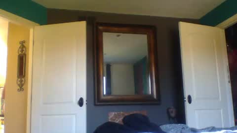 Snapshot of scarredhearted chatting on 10-25-25, 02:56 scarredhearted online show from 10-25-25, 02:56