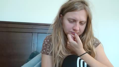 Snapshot of scartit chatting on 12-30-24, 04:19 ScarTit Bernhard online show from 12-30-24, 04:19