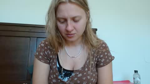Snapshot of scartit chatting on 01-10-25, 06:17 ScarTit Bernhard online show from 01-10-25, 06:17