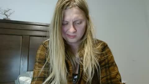 Snapshot of scartit chatting on 01-15-25, 01:23 ScarTit Bernhard online show from 01-15-25, 01:23